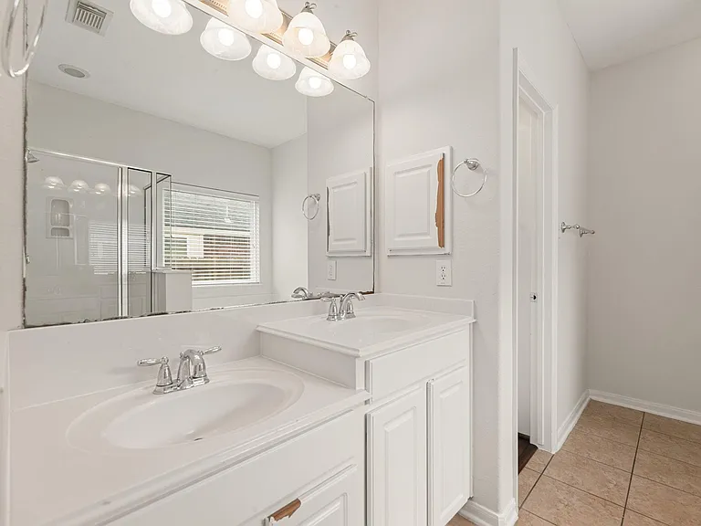 21426 Venture Park Dr — Photo 25