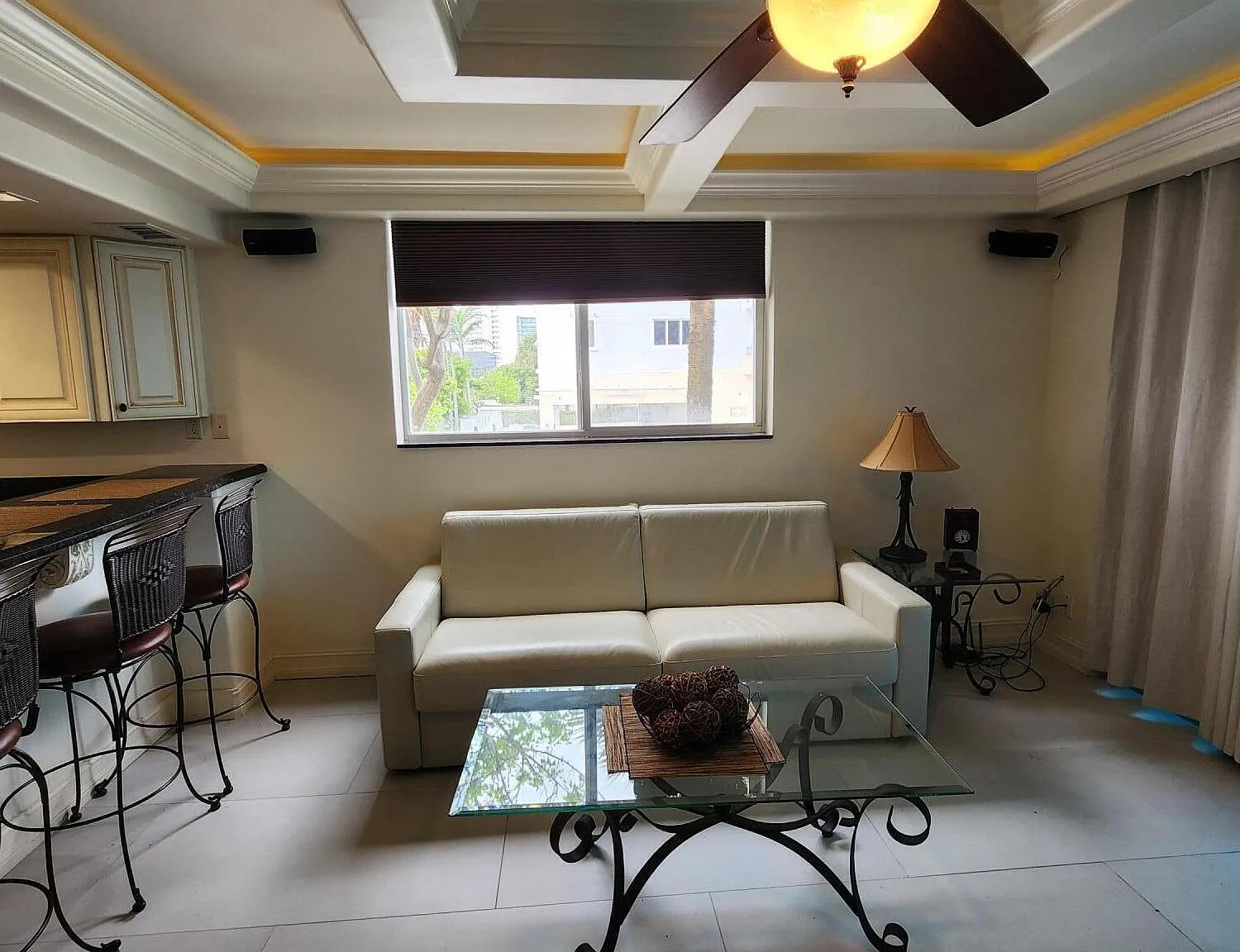 1 bed, 2.0 bath, 696 sqft, $5,000 — Photo 2