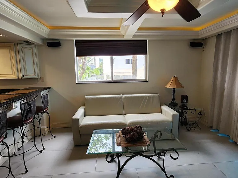 2080 E Hillsboro Blvd #108 — Photo 2
