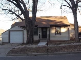 1616 E 8th Ave, Winfield, KS 67156