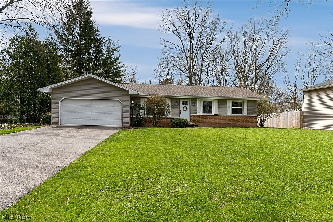 4116 Greenmont Dr SE photo 1