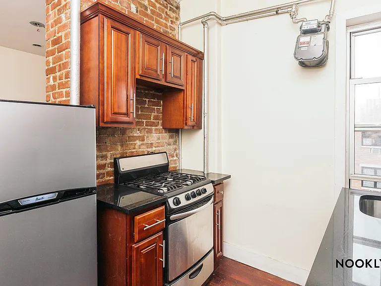 117 S 4th St #21 — Photo 31