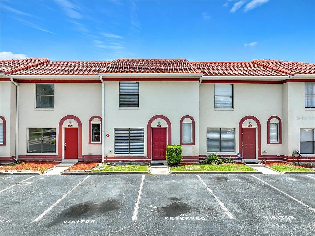 2 bed, 2.5 bath, 1104 sqft, $1,495 — Photo 2