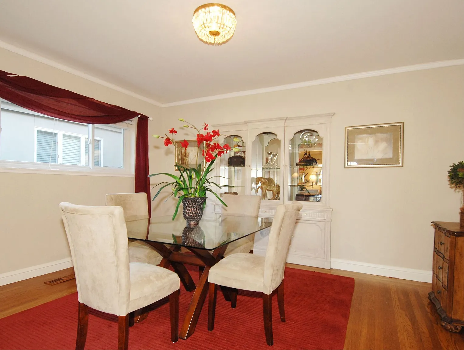 342 King St photo 1