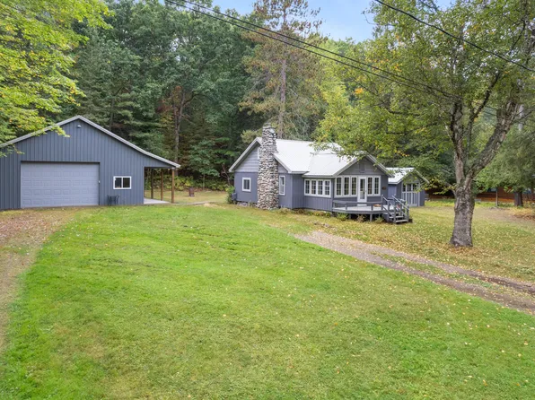 5109 Sturgeon River Dr, Indian River, MI 49749