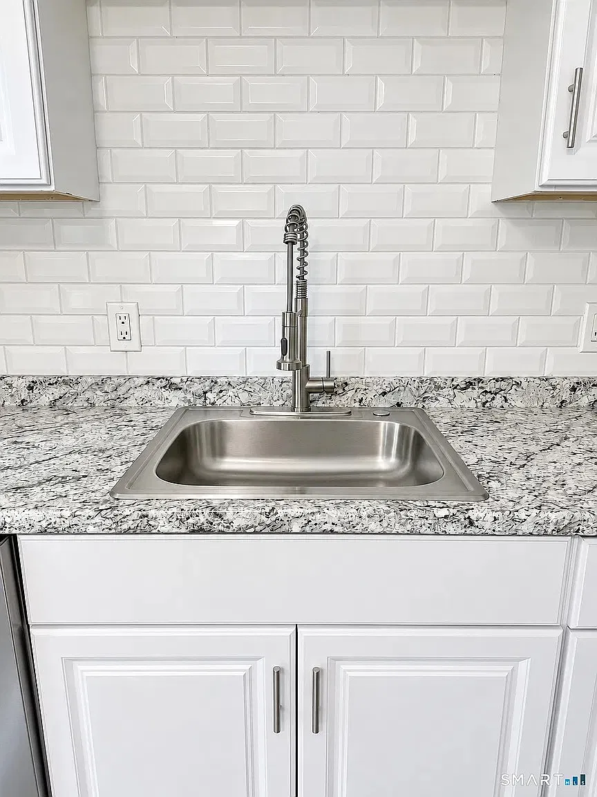 2 bed, $1,900 — Photo 3