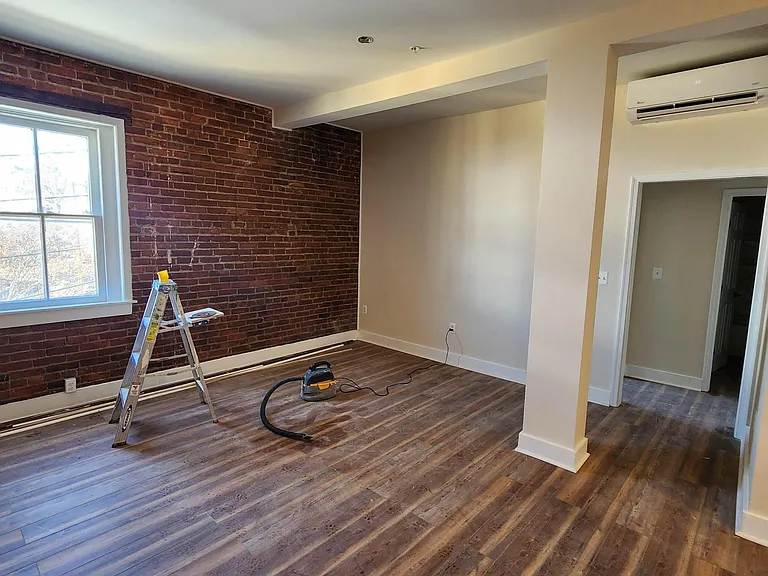 54 E Lee St #210 — Photo 6