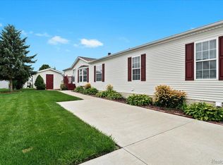 4475 Single Tree Dr, Howell, MI 48843