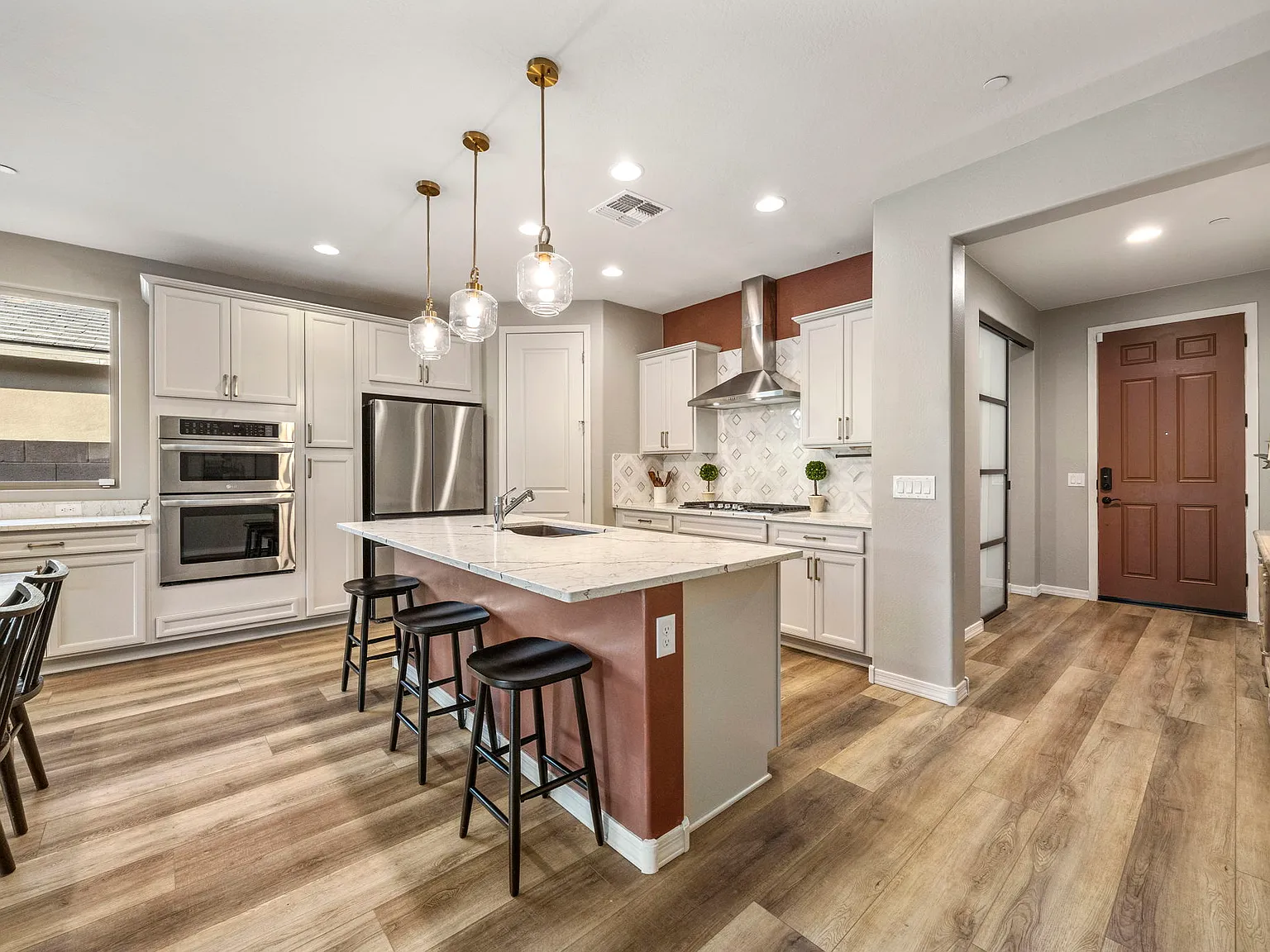 4 bed, 2134 sqft, $2,490 — Photo 3