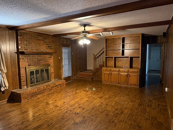4th image of 8083 Cinders Rd
