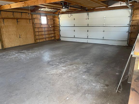 4th image of 2033 Bracken Ave