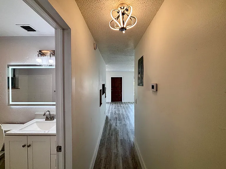 11003 Ridge Ave #B — Photo 7