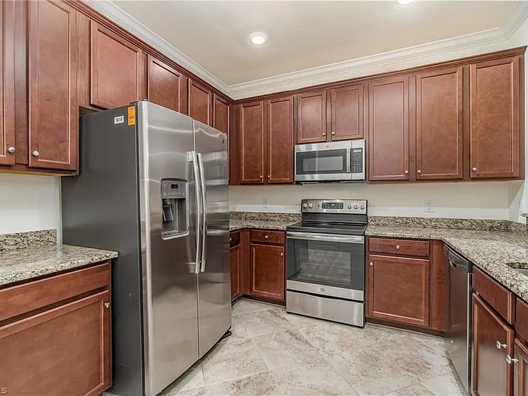 2740 Blossom Way — Photo 4