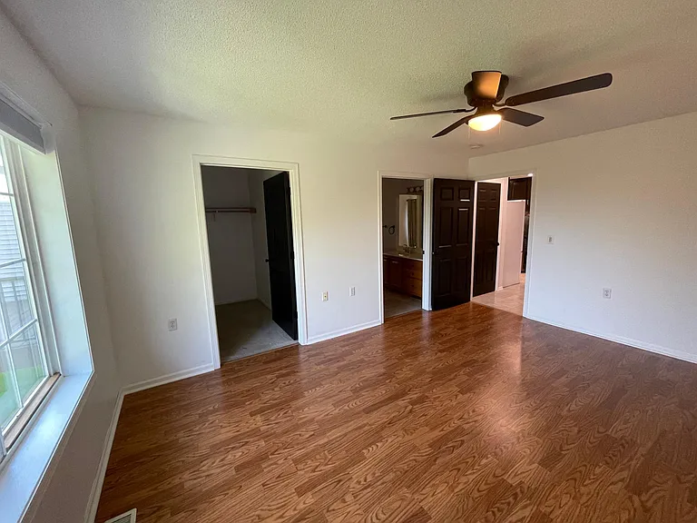 1364 Conservatory Ct — Photo 32