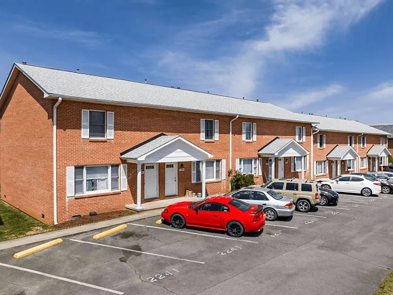 Blue Ridge Apartments — Photo 13
