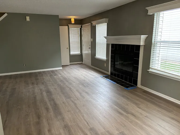 16713 Lowell Dr — Photo 2