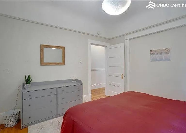 1372 Broadway — Photo 17