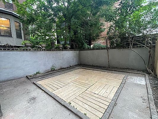 2nd image of 47 W 75th St #1R
