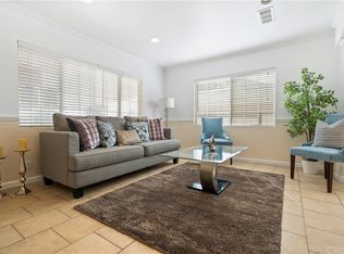 6841 Topeka Dr, Reseda, CA 91335