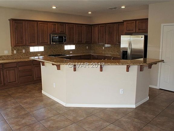 5th image of 913 Hickory Park St #0