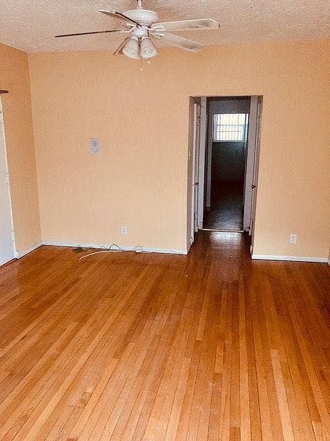 2nd image of 6917 S Crandon Ave APT 3E