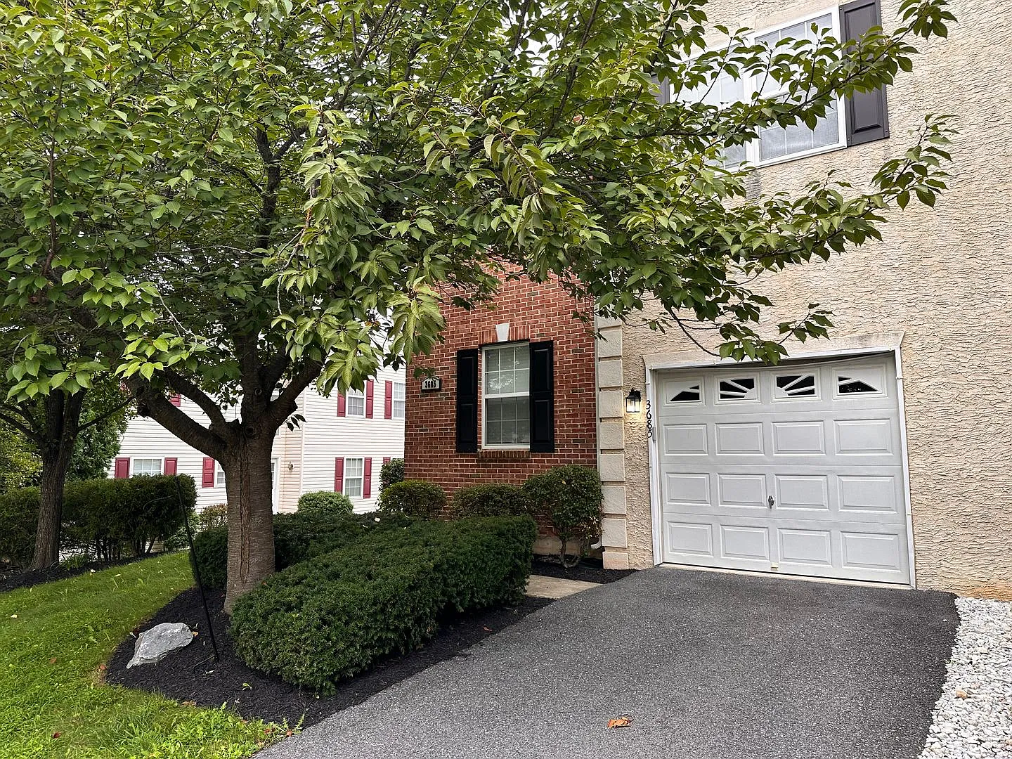 Macungie-Hills at Lockridge 3 Bedroom, 2.5 Bath — Photo 2