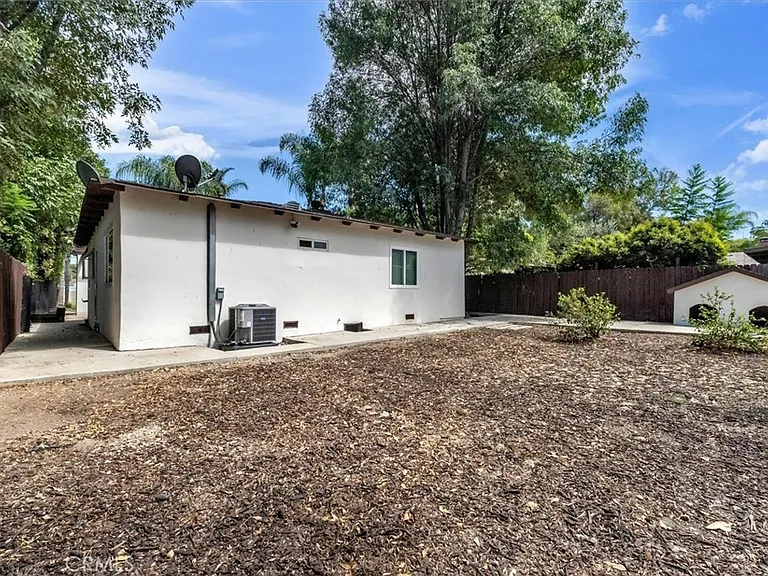 7015 Amigo Ave — Photo 28