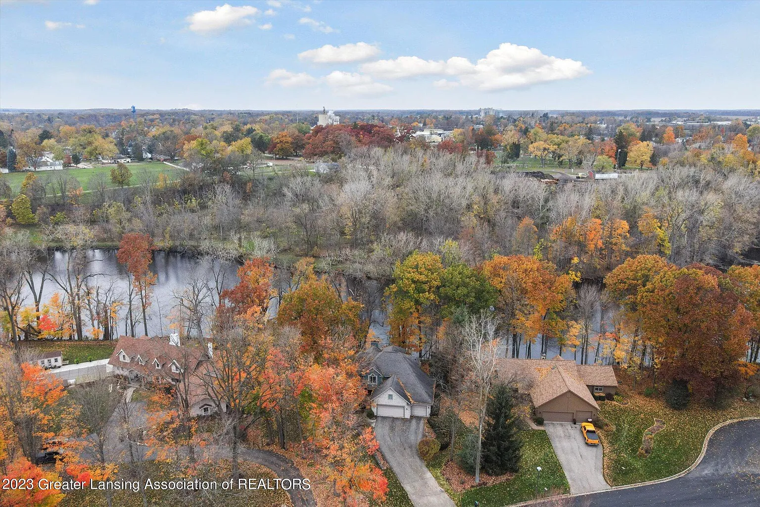 12875 Oneida Woods Trl photo 1