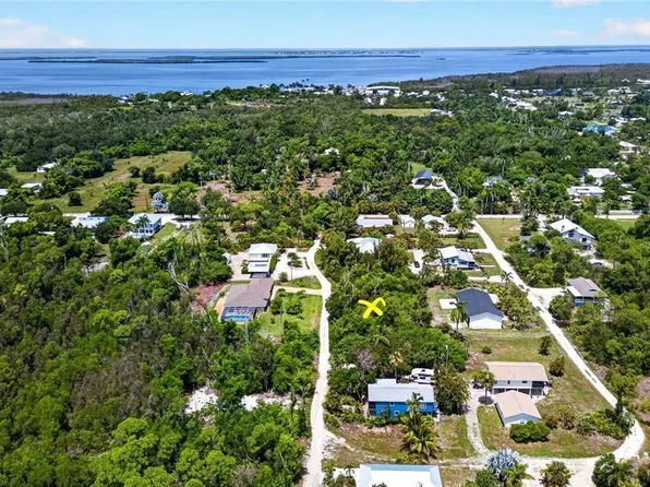 7190 Guava Ave, Bokeelia, FL 33922