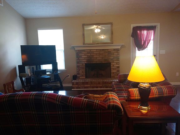 Warm & cozy fireplace in GR