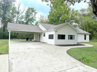 840 Lipe Ln, Carbondale, IL 62901