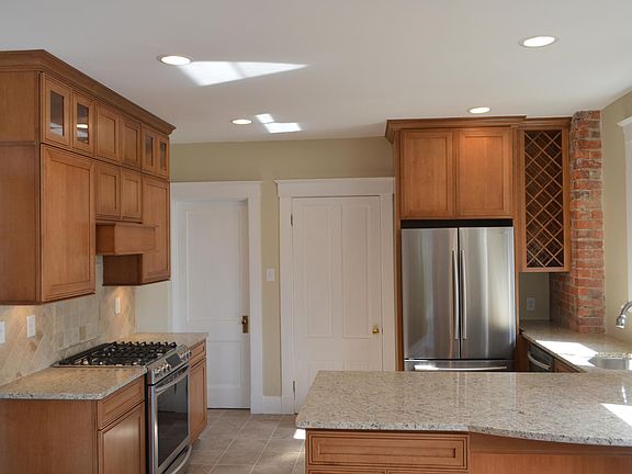 4th image of 2996 Springer Ave #2