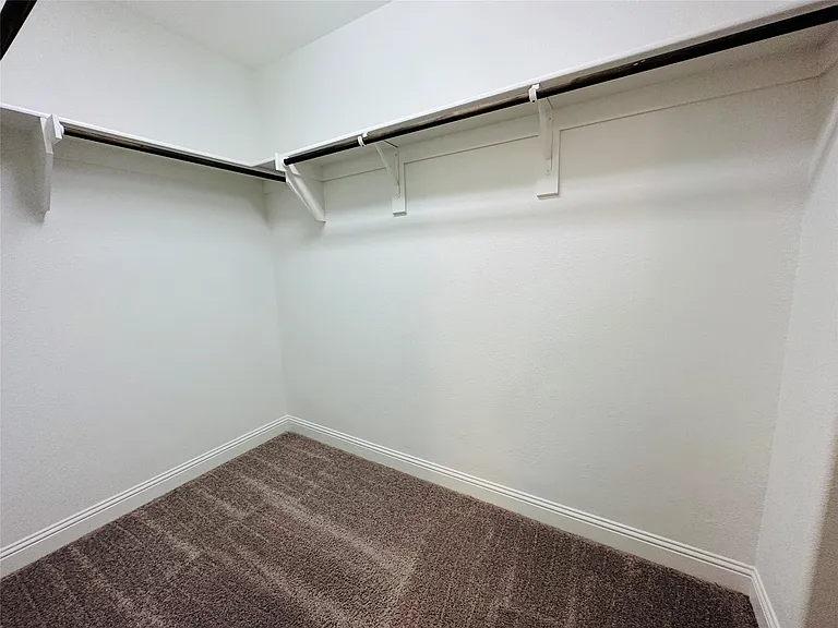 806 Davids Way — Photo 14