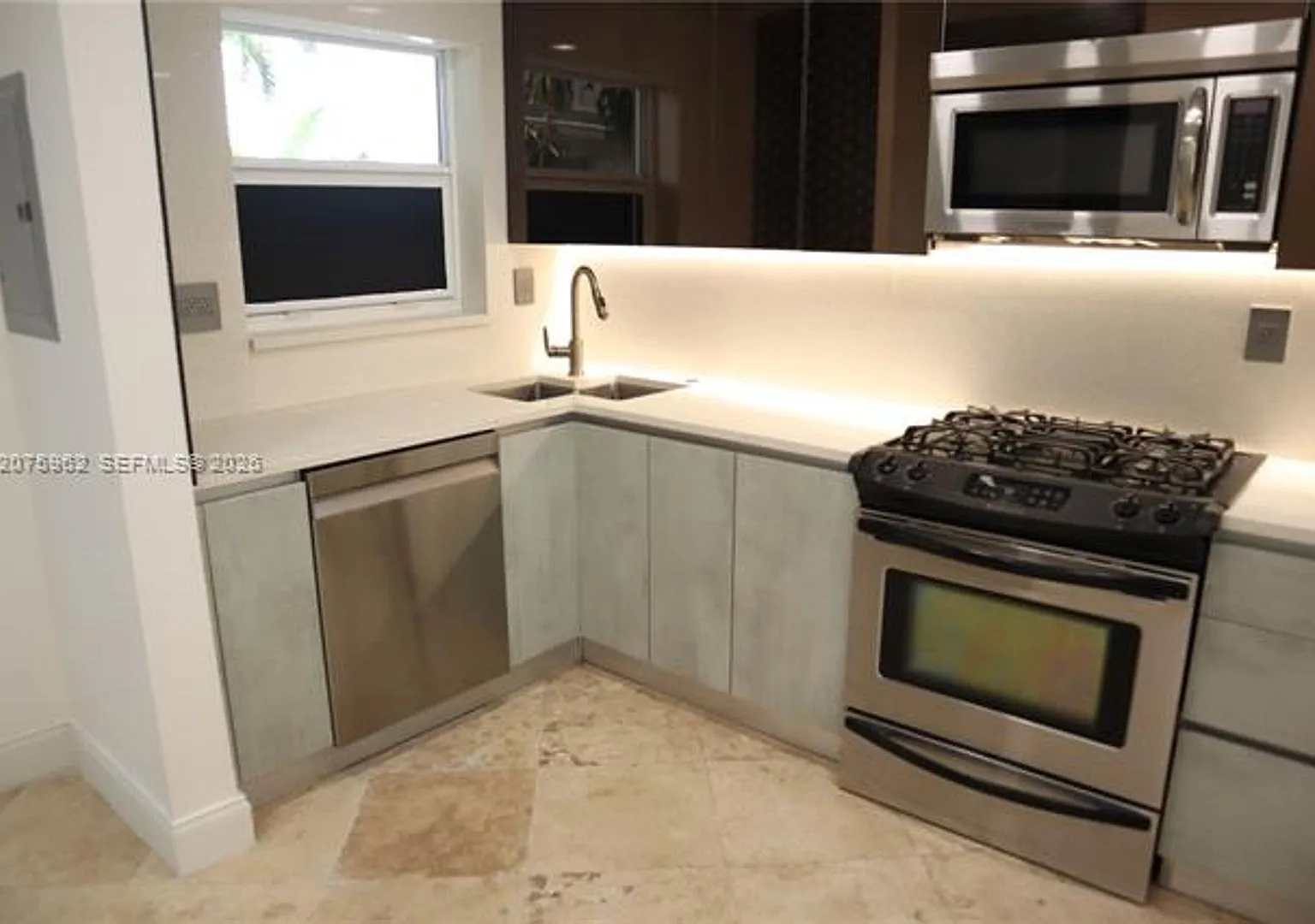 13105 Ixora Ct cu-112, North Miami, FL 33181 — Photo 1