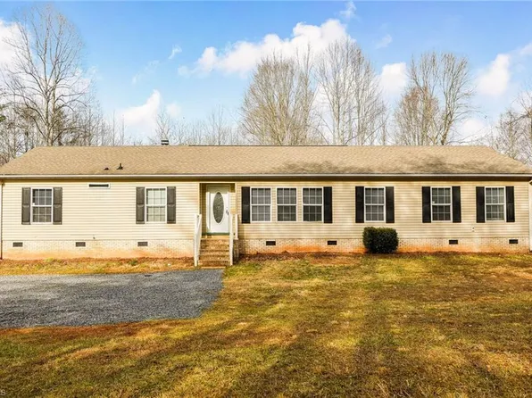 1591 Carson Rd, Pilot Mountain, NC 27041