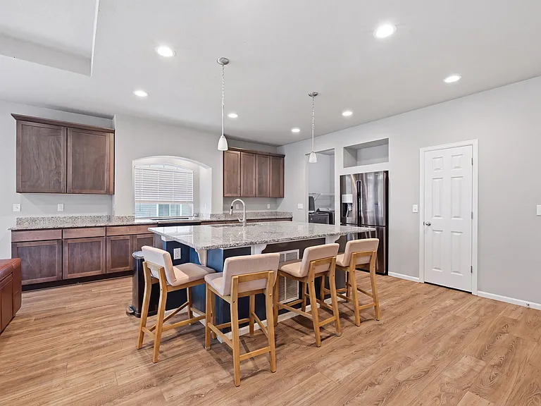 7202 Sedgerock Ln — Photo 5