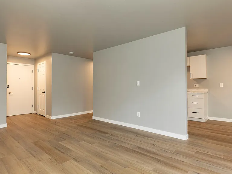 Eagle Court Apartments — Photo 6