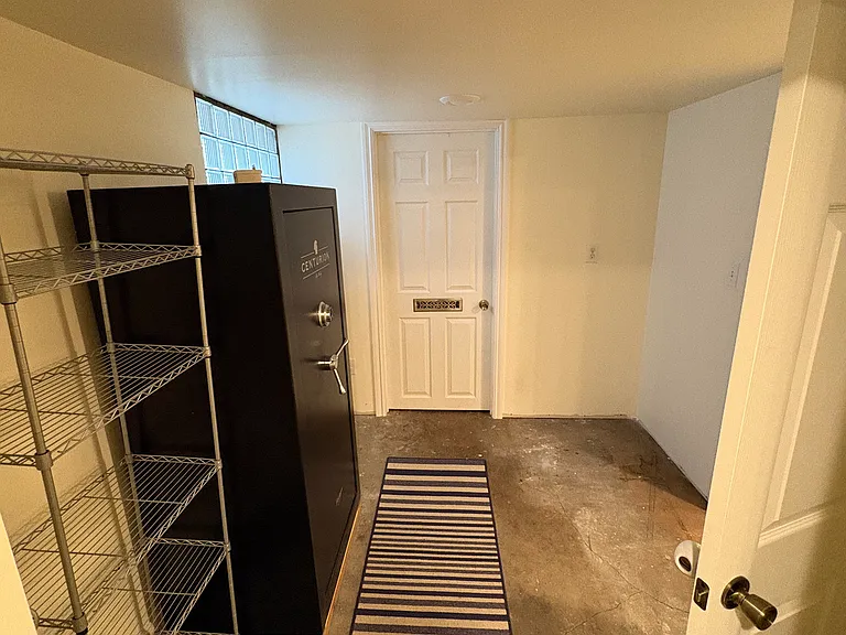 1512 W 16th Ave — Photo 9