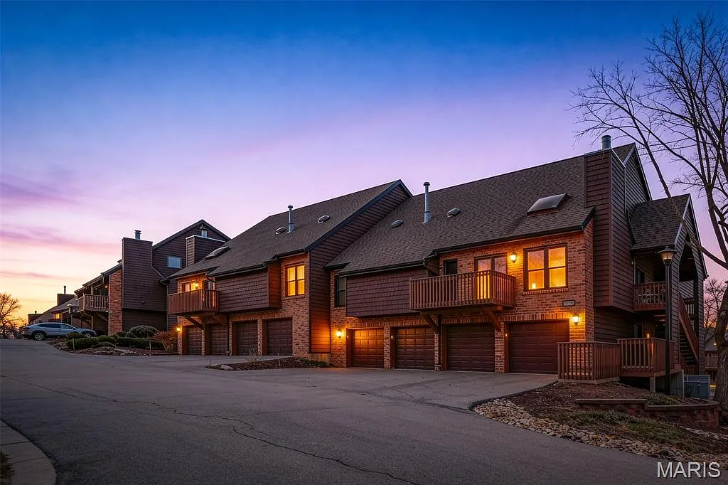 5162 Hollow Wood Ct APT B photo 1