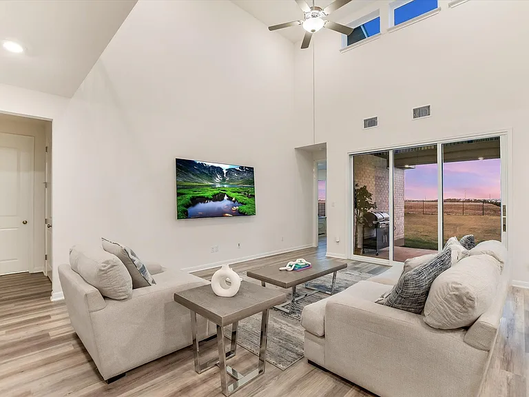 737 Leeward Pass — Photo 15