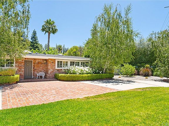 2nd image of 4834 Poe Ave
