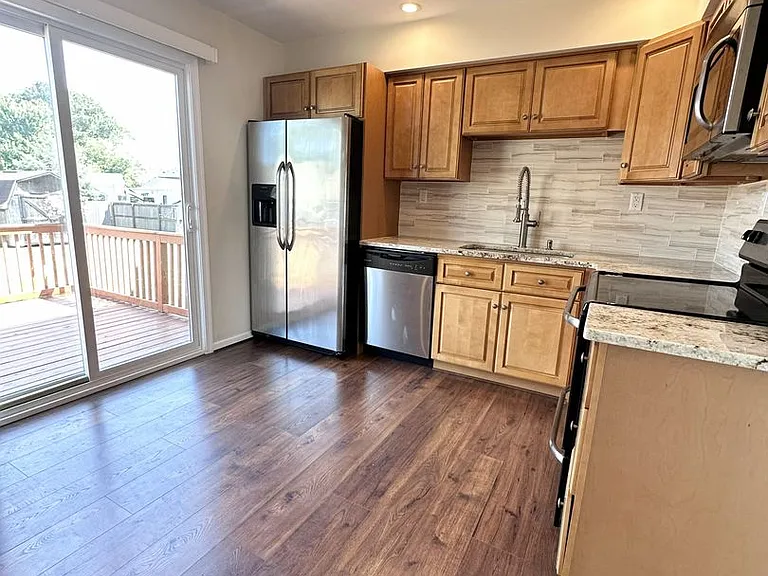 509 Bowling Green Ct — Photo 9