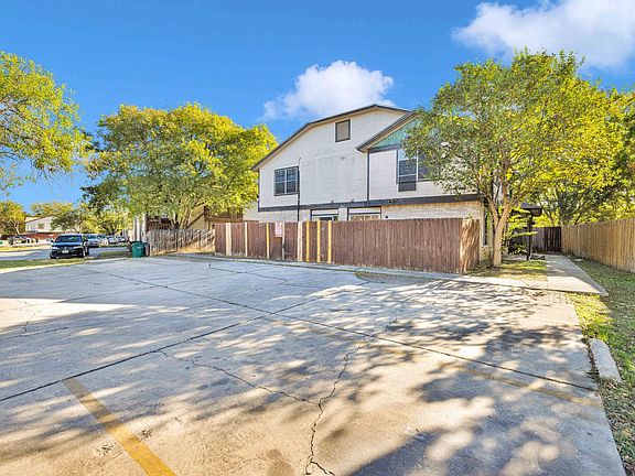 3rd image of 5221 Meadow Fld APT 3