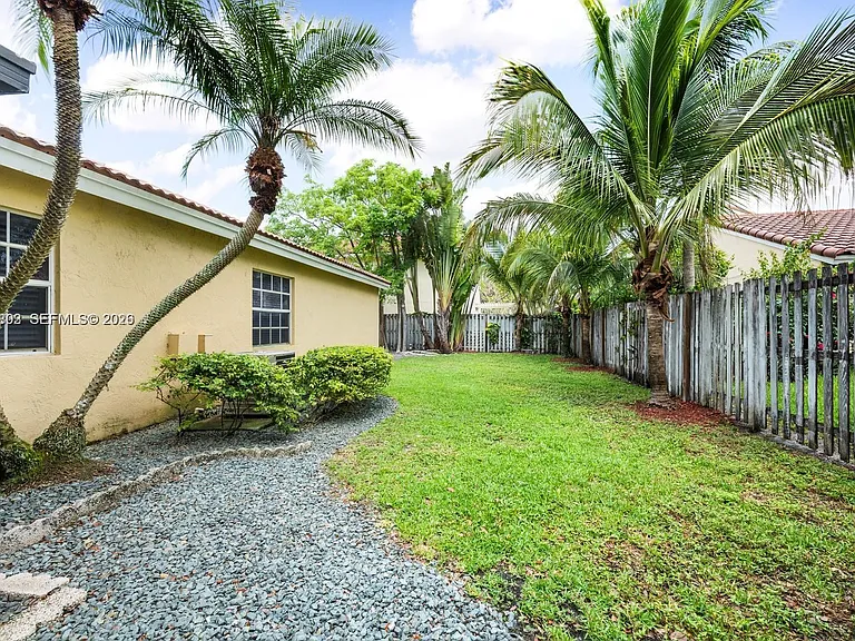 1377 Garden Rd — Photo 25