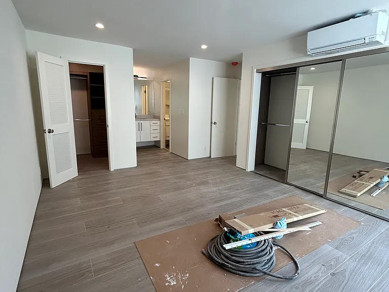 1054 S Bedford St #100 — Photo 6
