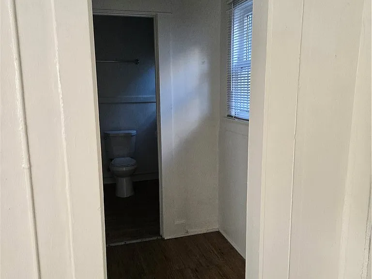 551 W 10th St #9 — Photo 7