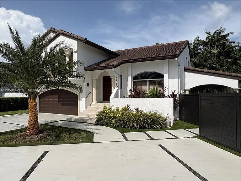 6610 SW 104th Ct — Photo 3