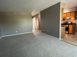 111 Pickwick Dr APT E, Schaumburg, IL 60193