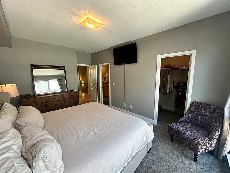 375 Pine St — Photo 16