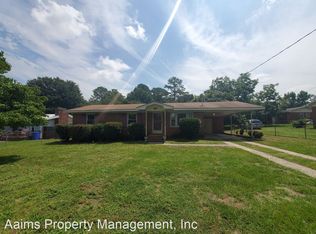 2171 Amoora Dr, Fayetteville, NC 28304